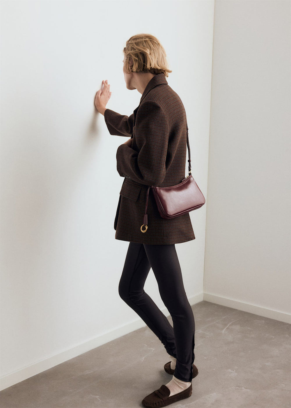 Crossbody bag with charms and rings – Bild 3